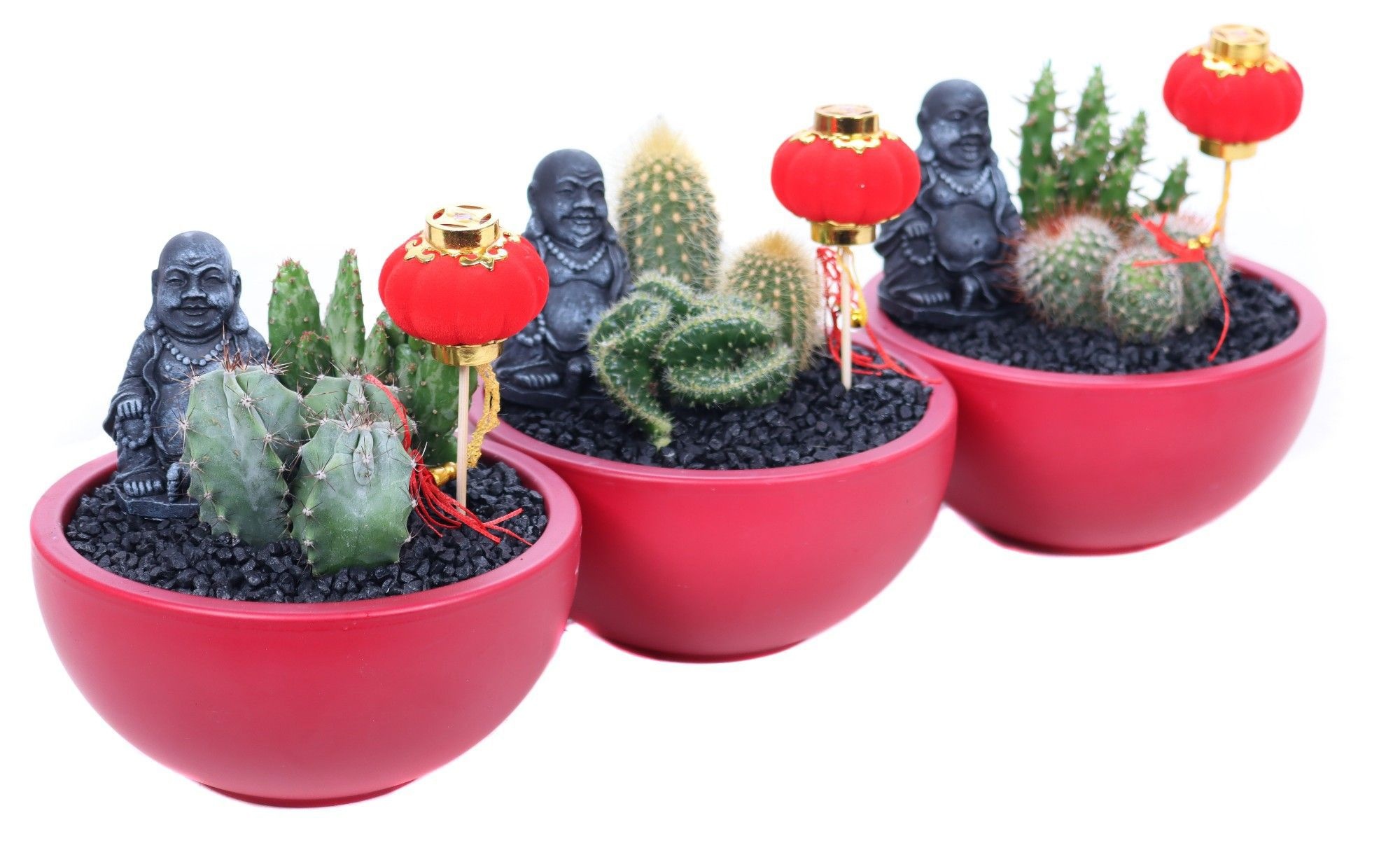 Opgemaakte rode schaal met buddha en lampion bijsteker, D 15