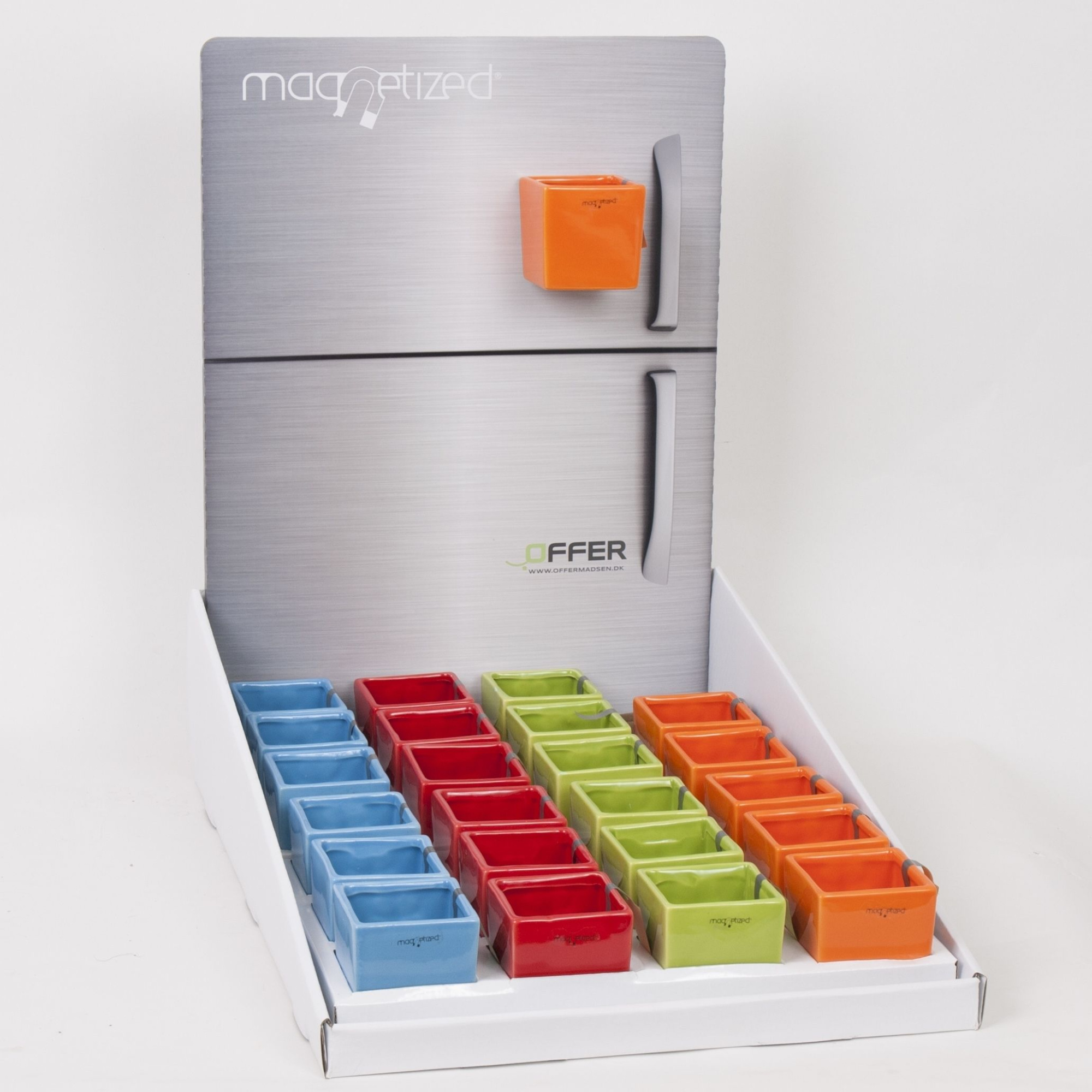 Magnetized Square Bright Colours in Display excl. plants, D 6